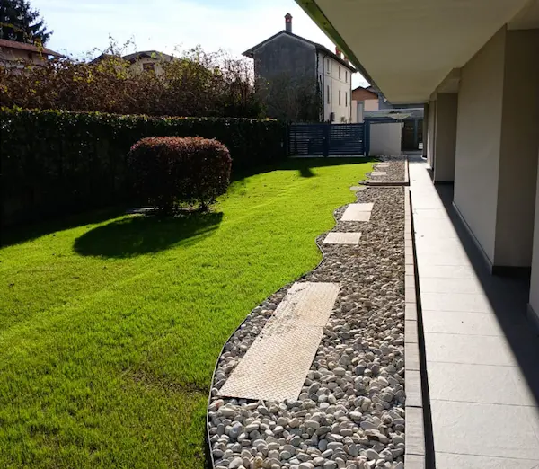 Risultato finale rifacimento giardino prato - il Maggiociondolo Varese